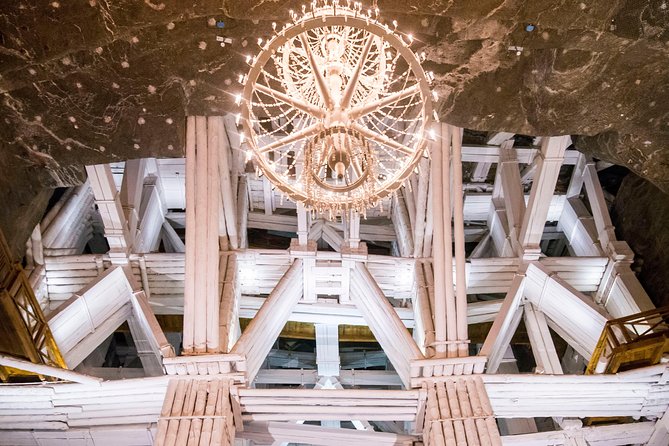 Krakow to Wieliczka: Salt Mine Guided Tour with Ticket & Transfer - The guided route: what you actually do inside the mine