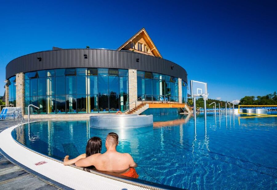 Krakow: Trip to Chocholow Thermal Baths in Tatra Mountains - What it’s like to eat and recharge at the baths