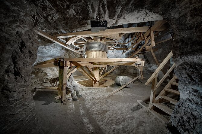Krakow: UNESCO Bochnia Salt Mine Tour & Boat Expedition - Walking, stairs, and what to pack for a day underground