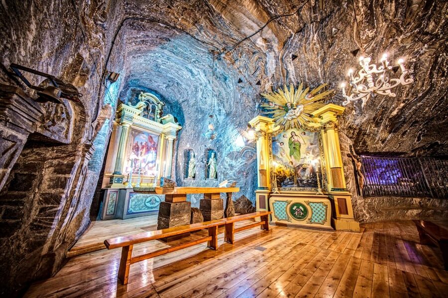 Krakow: UNESCO Underground Boat Expedition & Salt Mine Tour - The underground guided portion: museum learning, multimedia, and audioguides