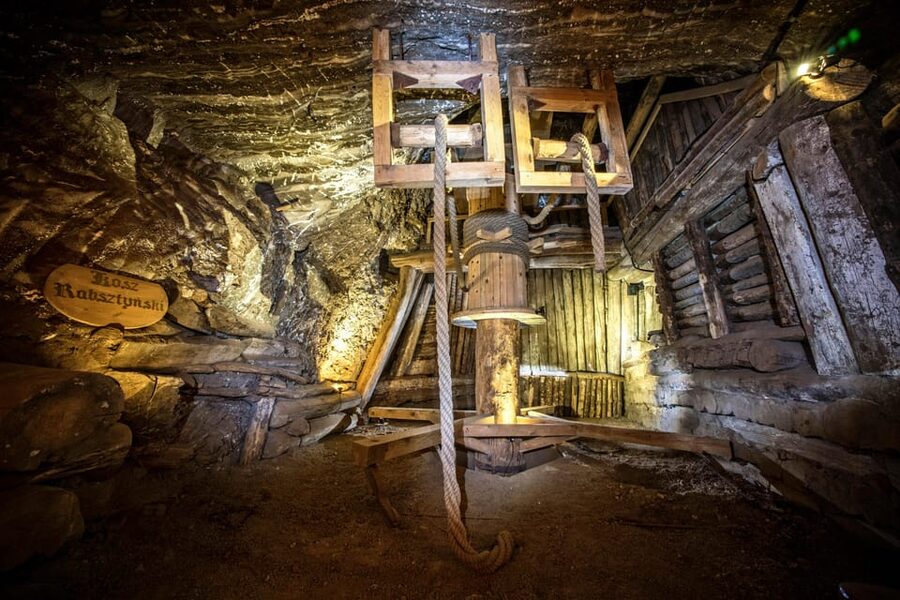 Krakow: UNESCO Underground Boat Expedition & Salt Mine Tour - Language setup: Polish live guide, your audioguide, and clear instruction