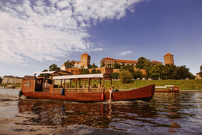 Krakow Vistula River 1 Hour Sightseeing Cruise - Wawel Hill from the river: the castle angle you can’t fake