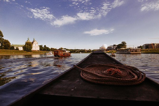 Krakow Vistula River 1 Hour Sightseeing Cruise - Meeting at AQUA FUN and what to bring for a smooth start