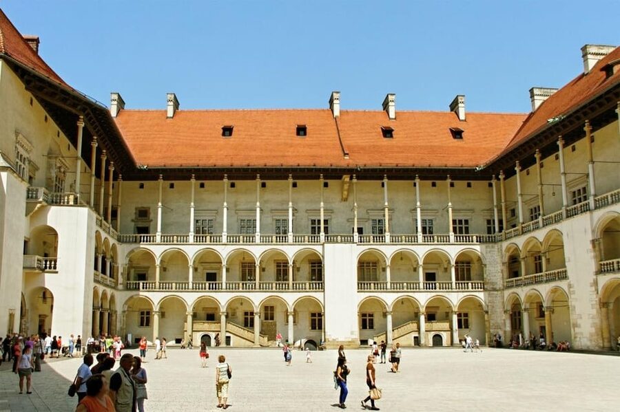 Krakow: Wawel Castle and Cathedral Guided Tour - Wawel Hill and the Royal Backdrop You Can Feel in 2 Hours