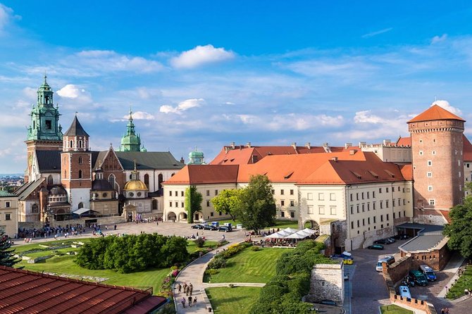 Krakow: Wawel Castle & Cathedral Guided Tour - Inside Wawel Royal Castle: royal rooms, major art, and Ottoman tents