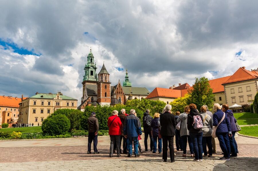 Krakow: Wawel Castle Guided Tour with Entry Tickets - A 10-minute photo pause: use it smart, not randomly
