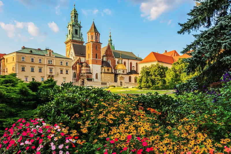 Krakow: Wawel Hill Audioguide Tour - The walk from Kanonicza Street to Wawel Hill