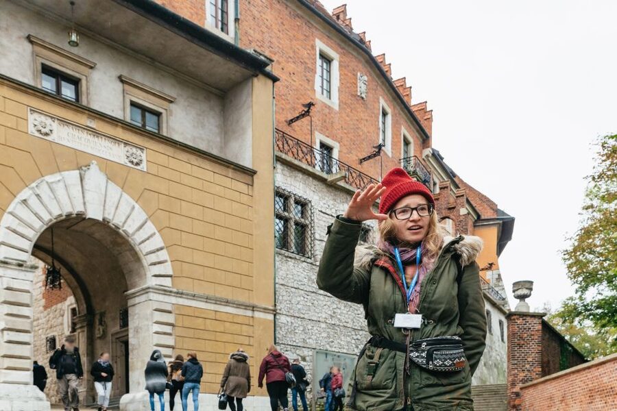 Krakow: Wawel Royal Hill with Optional Castle and Cathedral - The Medieval Courtyard and the Austrian Hospital Viewpoint Stops