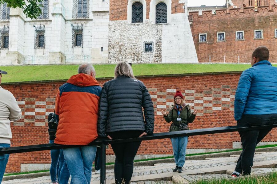 Krakow: Wawel Royal Hill with Optional Castle and Cathedral - Sandomierska Tower, Bernardyńska Gate, and the Wawel Dragon Cave