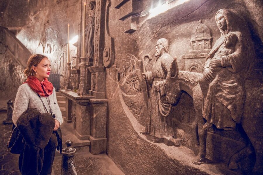 Krakow: Wieliczka Salt Mine Guided Tour - 20 chambers, saline lakes, and how the guide turns stone into context