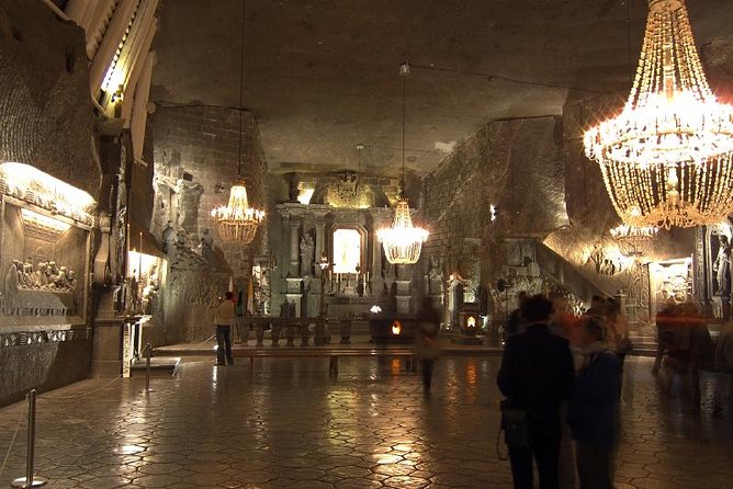 Krakow: Wieliczka Salt Mine Guided Tour with Hotel Pick-up option - Getting to Wieliczka: hotel pickup in Krakow and an air-conditioned ride