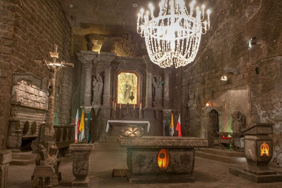 Kraków: Wieliczka Salt Mine Guided Tour with Hotel Pickup - Languages, pickup drivers, and keeping your day smooth
