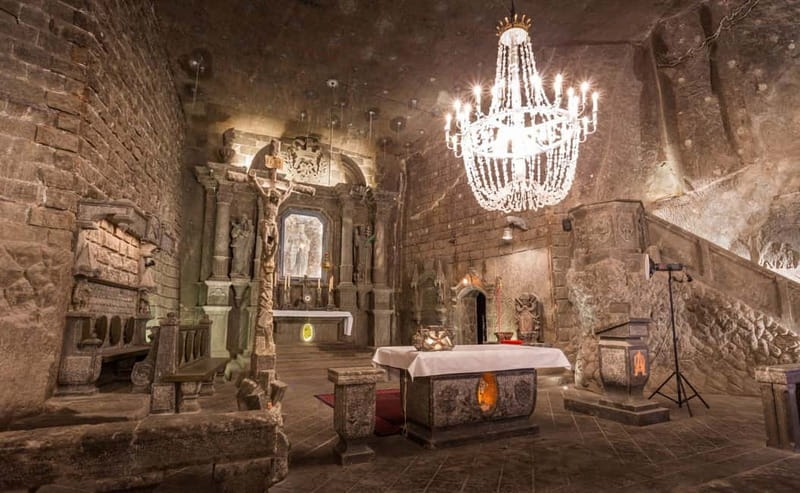 Kraków: Wieliczka Salt Mine Guided Tour with Transfer - How the guided route flows, from 800 steps to lift-back exit