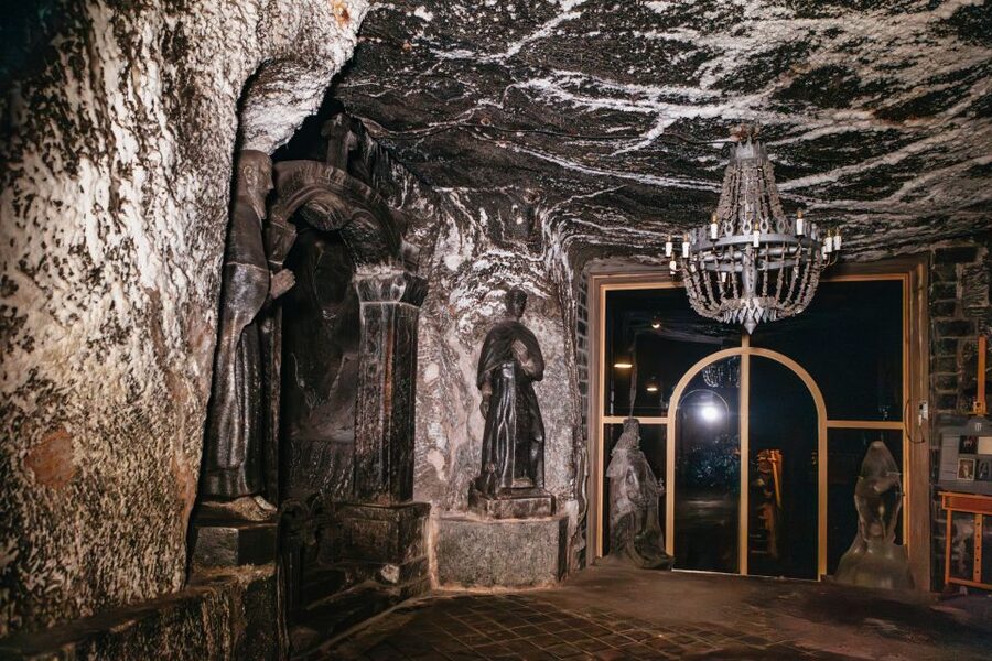 Krakow: Wieliczka Salt Mine Guided Tour with Transport - From Krakow to Wieliczka, the comfort part matters