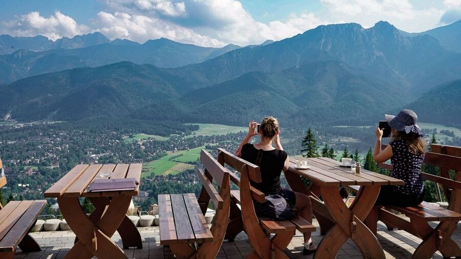 Krakow: Zakopane Cable Car, Spirits, Tasting & Thermal Baths - Gubałówka cable car and funicular: the mountain views portion of the day