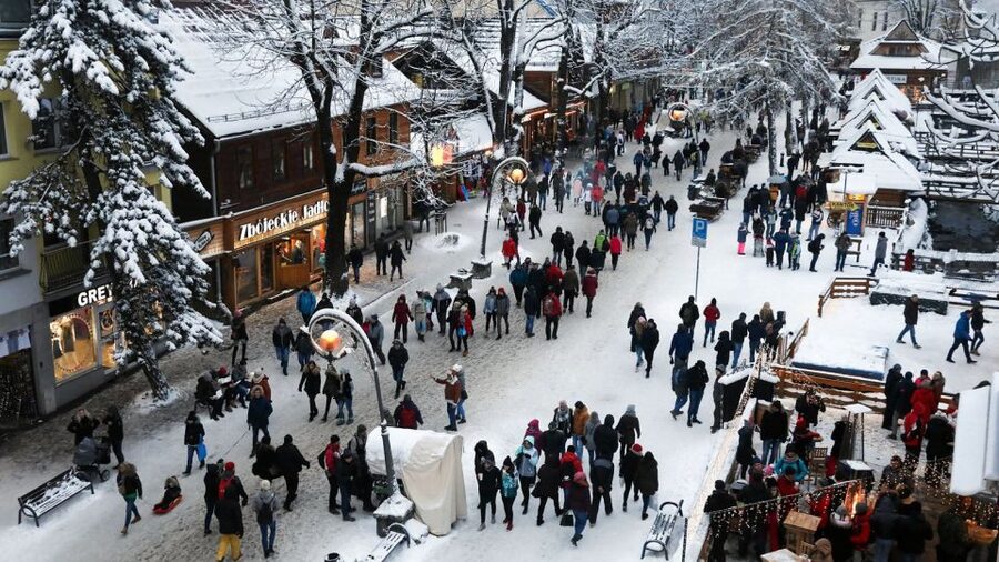 Krakow: Zakopane Tatra Mountains, Cable Car, Local Tasting - Zakopane town center: 3 hours to wander, snack, and shop