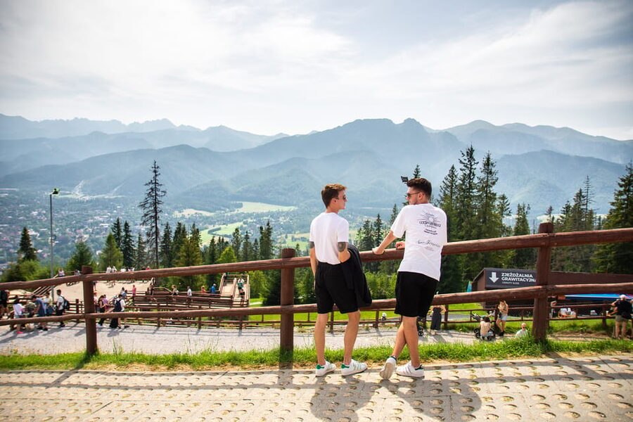 Krakow: Zakopane Tour with Cable Car, Tasting & Hotel Pickup - Gubałówka hill by cable car: snow views without the hike