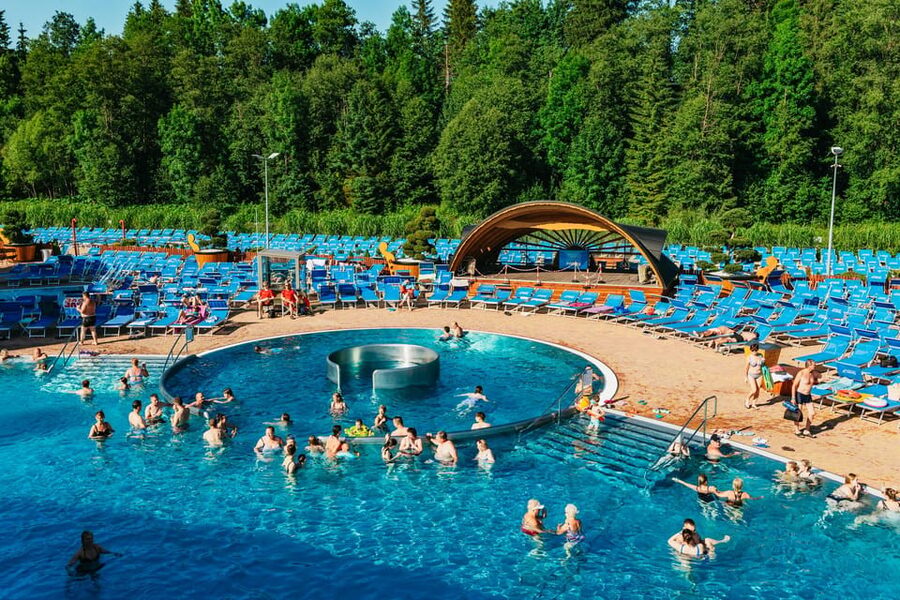 Krakow: Zakopane Tour with Thermal Baths, Cable Car & Pickup - Pickup across Krakow, and how the shared ride changes the day