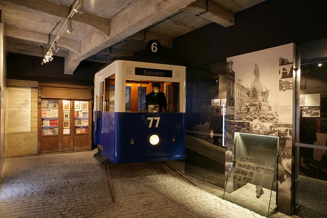 Schindler's Factory Guided Tour in Krakow & skip the line ticket - Hearing the guide: the best parts and the common frustrations