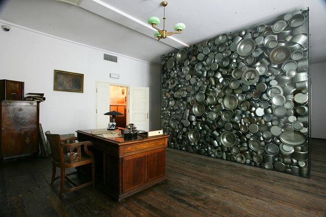Schindler's Factory Guided Tour in Krakow & skip the line ticket - English-language experience: what to watch for