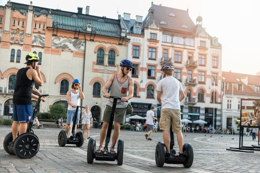 Segway Tour Krakow: Full Tour (Old Town + Jewish Quarter) - Segway training, safety gear, and how you avoid the shaky start