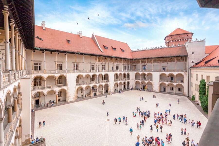 Skip-the-Line Wawel Castle Chambers Private Tour - The 4-hour full circuit: Crown Treasury alongside State Rooms and Cathedral