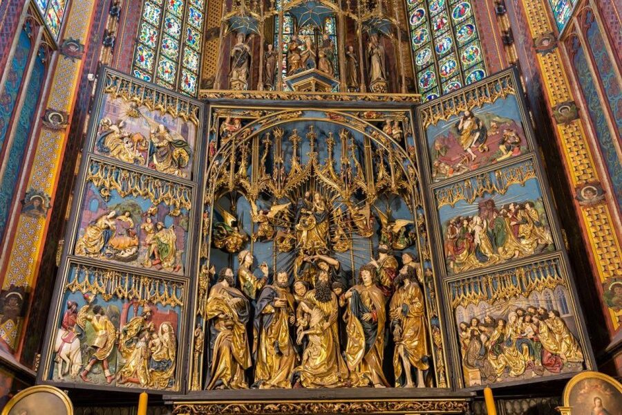 St. Mary's Basilica and more - a short walk with a guide - Key points to know before you go