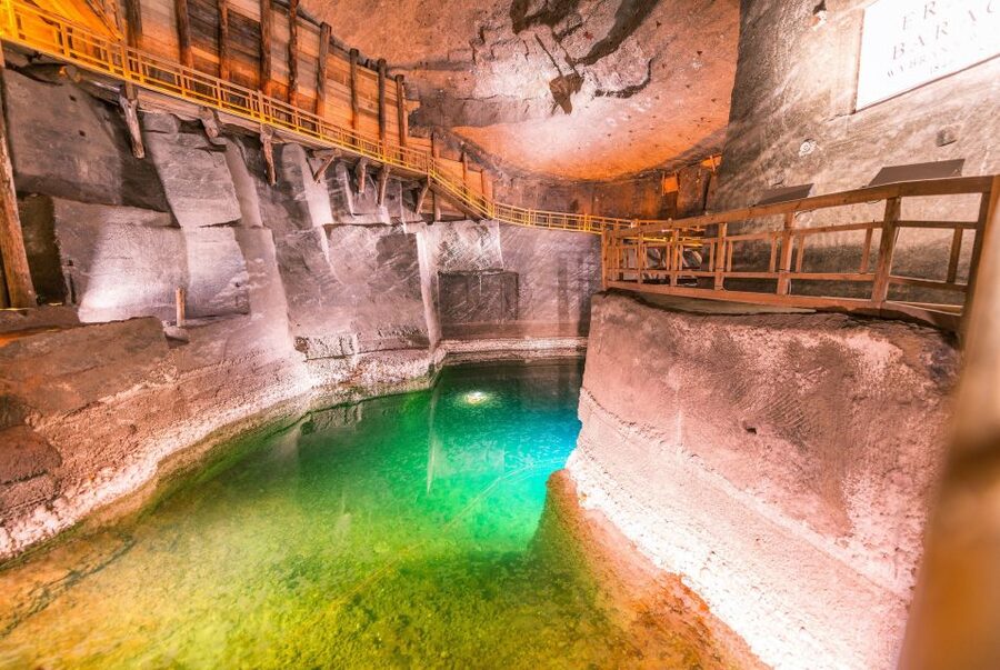 Wieliczka Salt Mine: Guided Tour Fast-Track Ticket - The 800-step descent: what 135 m below the surface really means