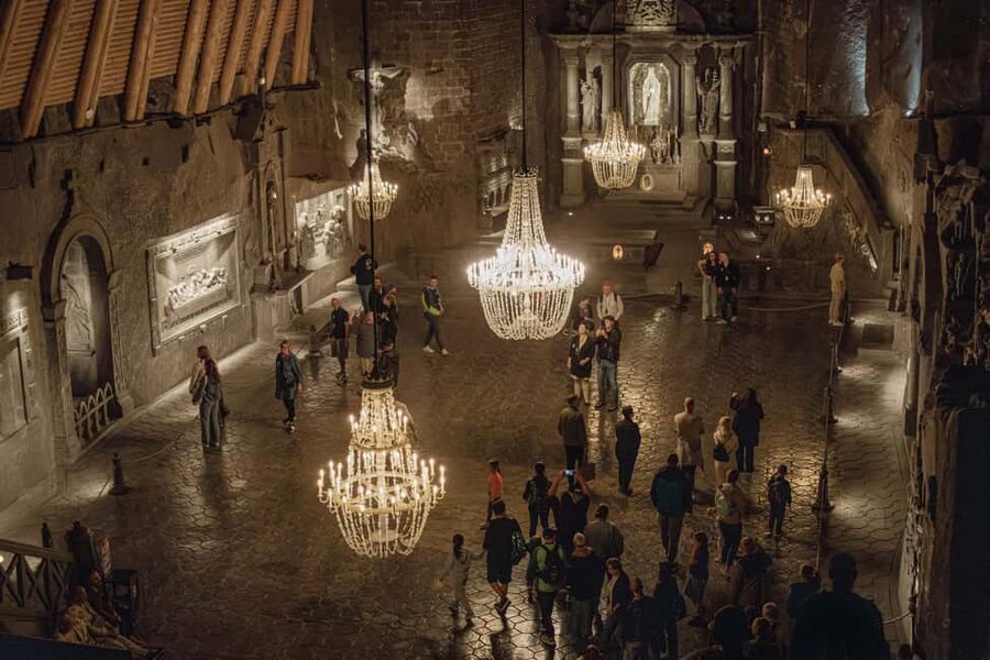 Wieliczka Salt Mine: Guided Tour Fast-Track Ticket - Finding your way in: the UNESCO sign meetup and fast-track entry