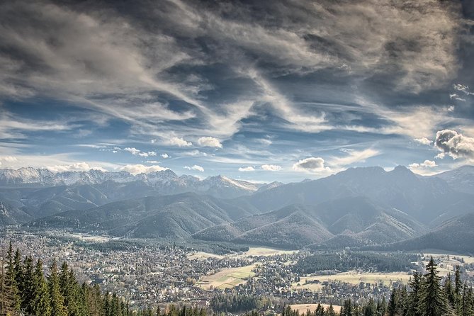 Zakopane Guied Tour: Cable Car, Local Spirits & Thermal Baths - Krupowki Street: where lunch and free time happen